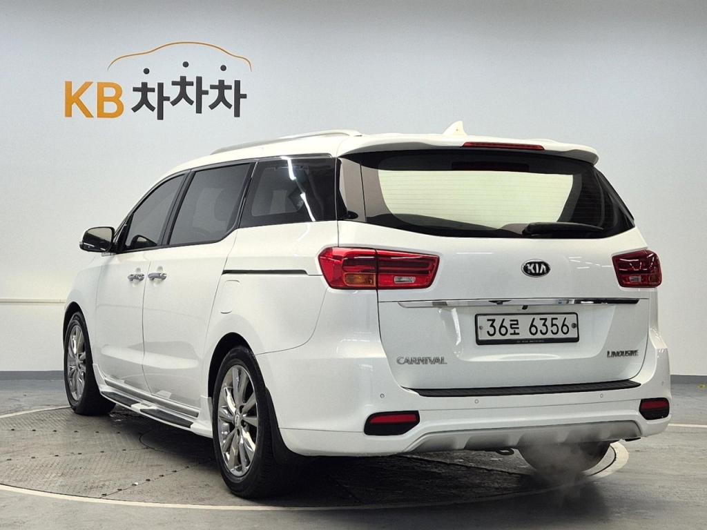2019 KIA THE NEW CARNIVAL Limousine 7 -seater gasoline President