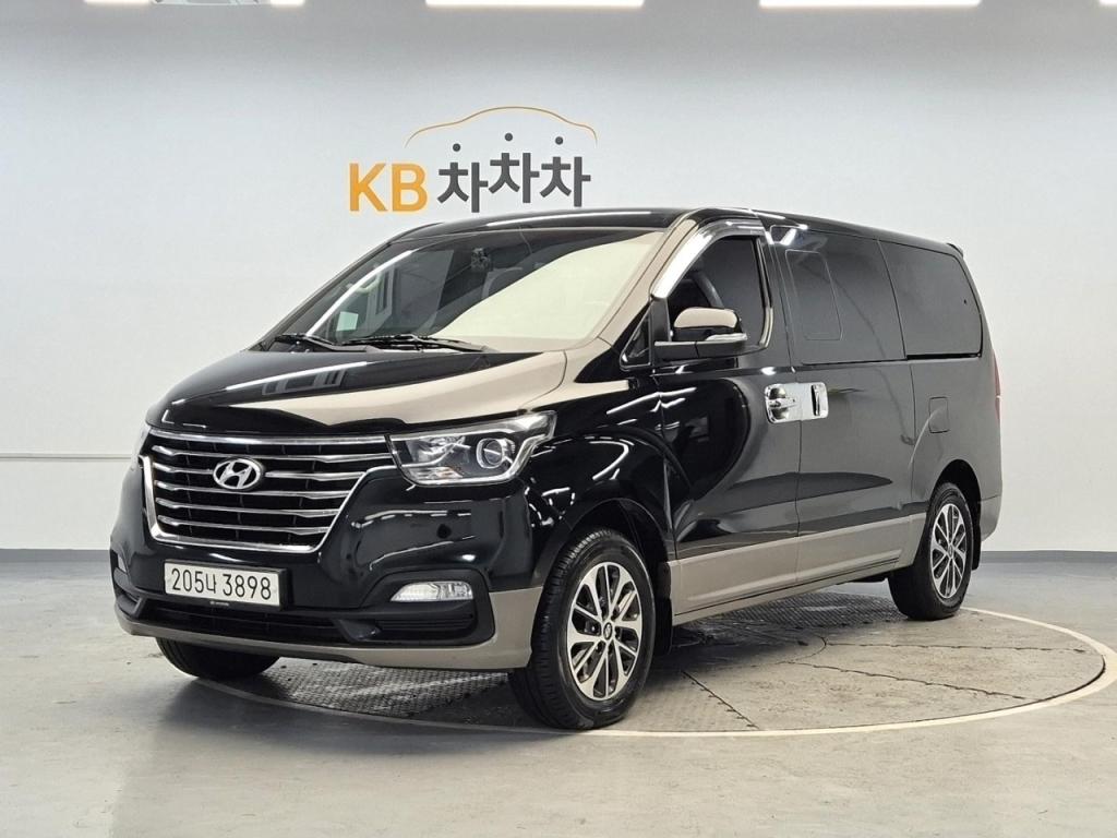2019 HYUNDAI THE NEW GRAND STAREX 9 -seater diesel 4WD Exclusive