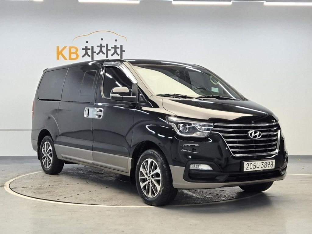 2019 HYUNDAI THE NEW GRAND STAREX 9 -seater diesel 4WD Exclusive