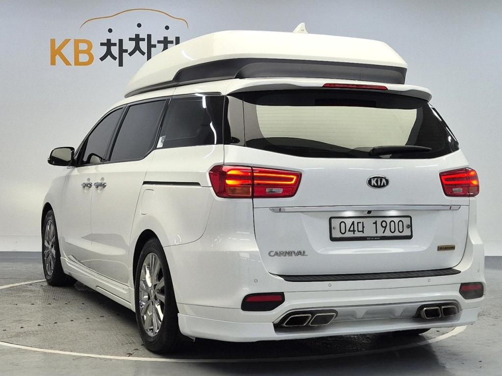 2019 KIA THE NEW CARNIVAL High Limousine 7 -seater gasoline President