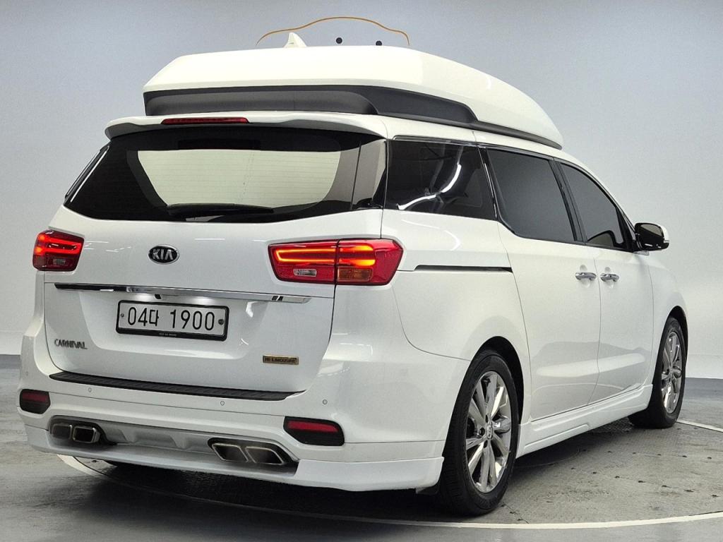 2019 KIA THE NEW CARNIVAL High Limousine 7 -seater gasoline President