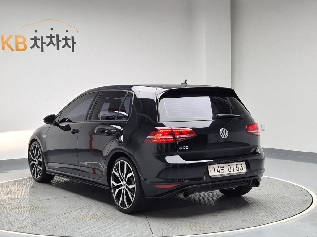 2016 VOLKSWAGEN GOLF (7Gen) 2.0 GTI extreme