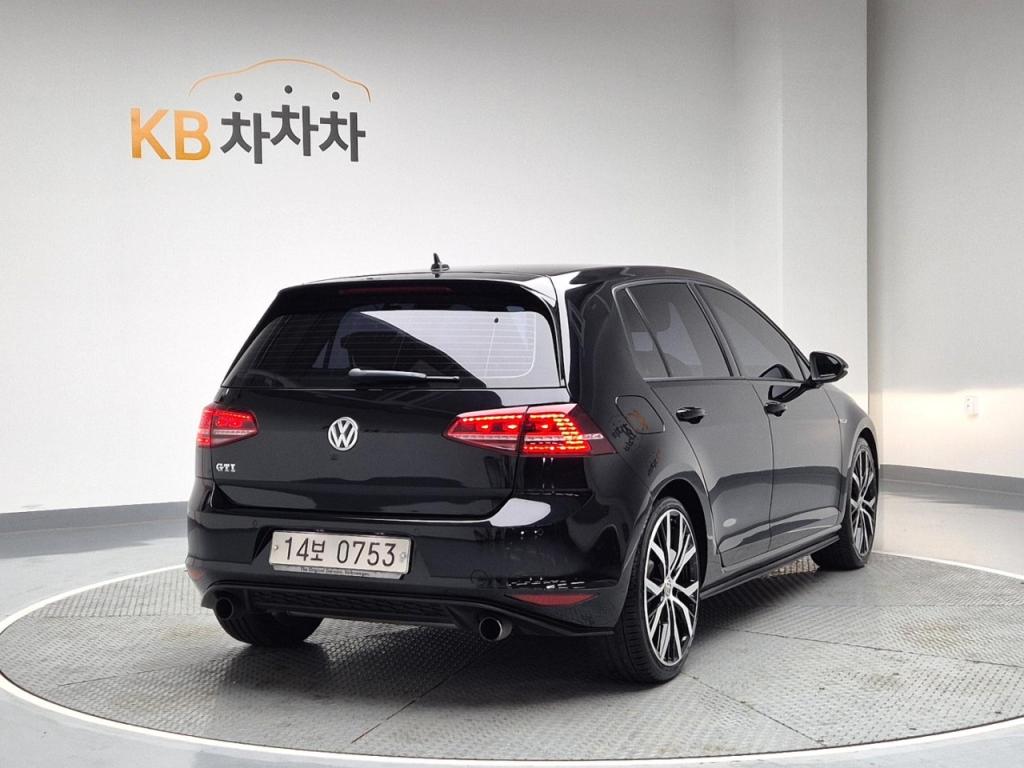 2016 VOLKSWAGEN GOLF (7Gen) 2.0 GTI extreme