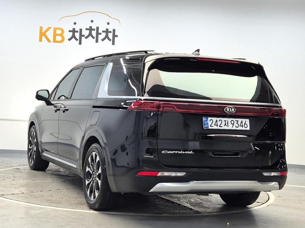 2021 KIA CARNIVAL (KA4) 9 -seater diesel signature