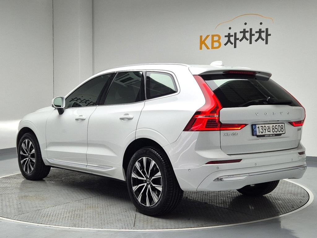 2023 VOLVO XC60 (2Gen) B5 AWD Ultimate Bright