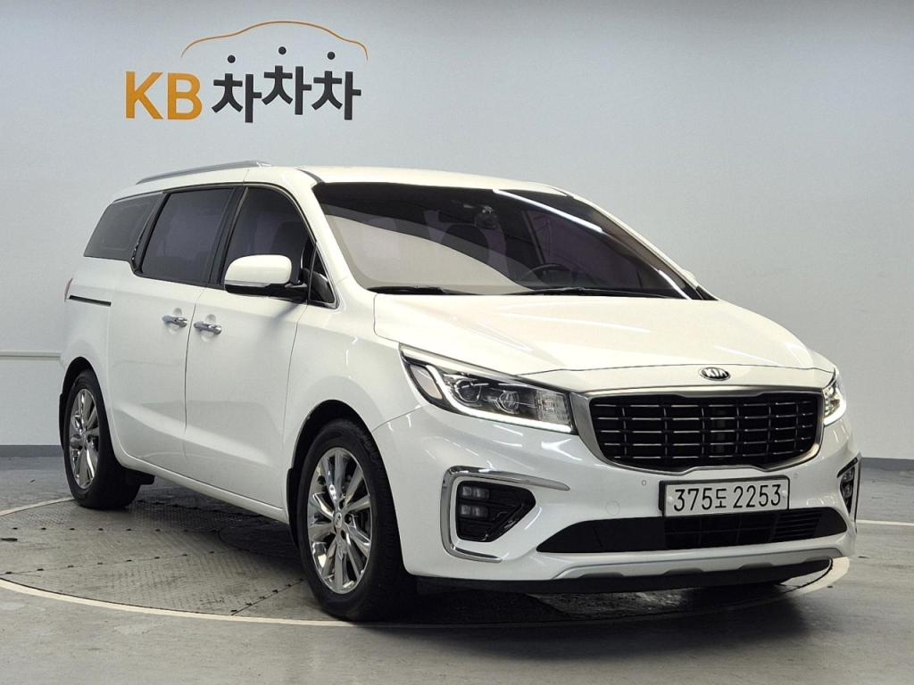 2020 KIA THE NEW CARNIVAL 9 -seater diesel Noblesse Special
