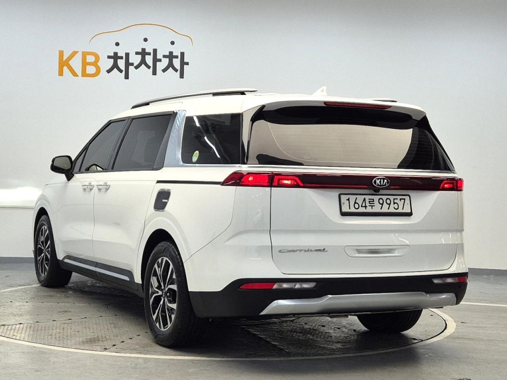 2021 KIA CARNIVAL (KA4) 9 -seater diesel nobless