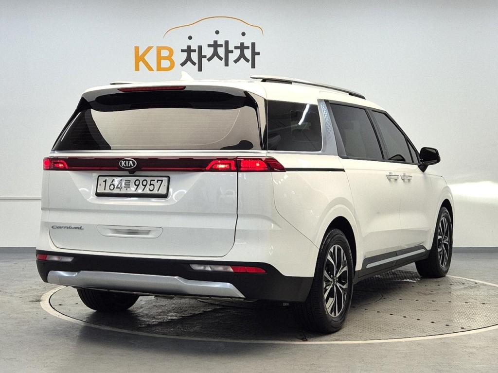 2021 KIA CARNIVAL (KA4) 9 -seater diesel nobless