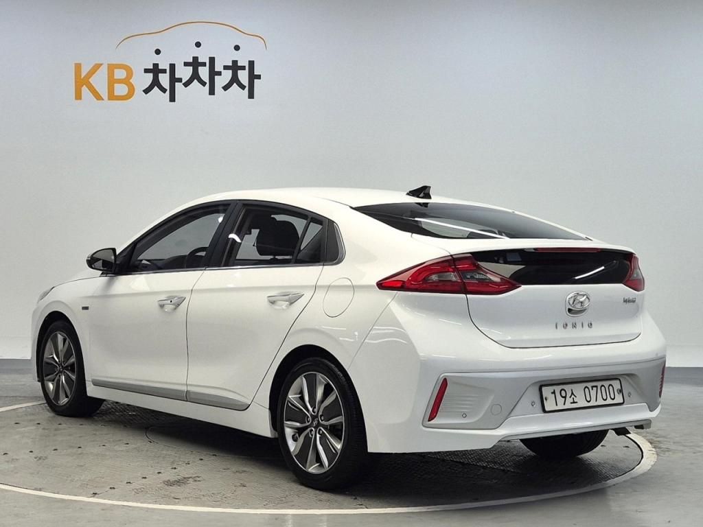 2016 HYUNDAI IONIQ Q