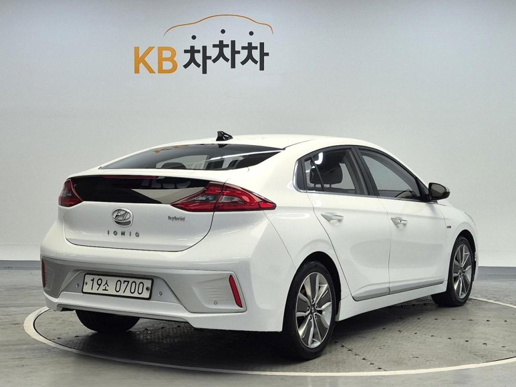 2016 HYUNDAI IONIQ Q