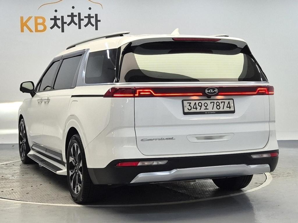 2021 KIA CARNIVAL (KA4) 9 -seater diesel nobless