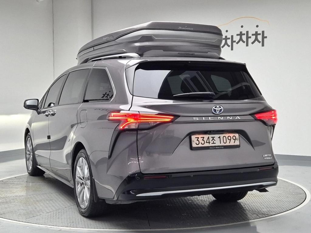 2021 TOYOTA SIENNA 2.5 2WD Hybrid