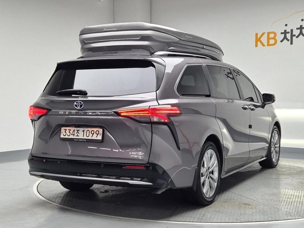 2021 TOYOTA SIENNA 2.5 2WD Hybrid