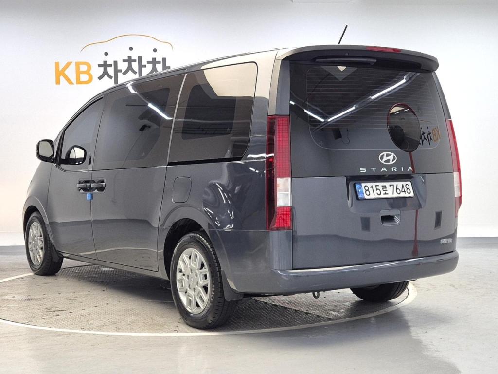 2022 HYUNDAI STARIA 2.2 Diesel Cargo 5 -seater Modern