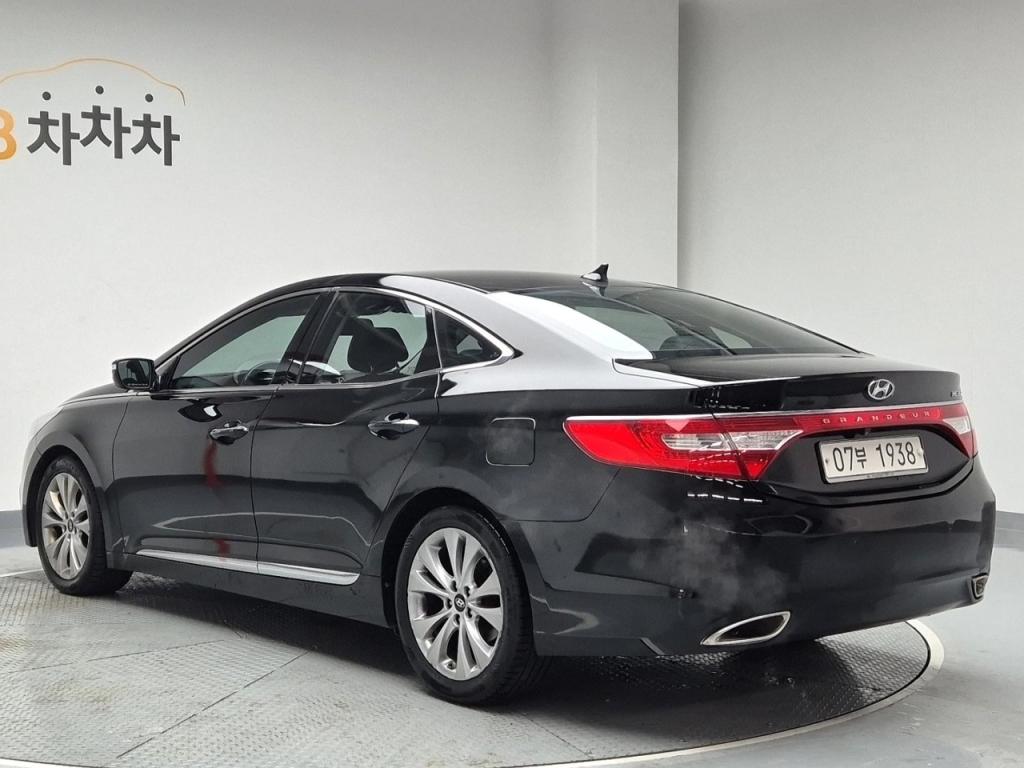 2012 HYUNDAI GRANDEUR HG LPI Rent -a -Car Prime