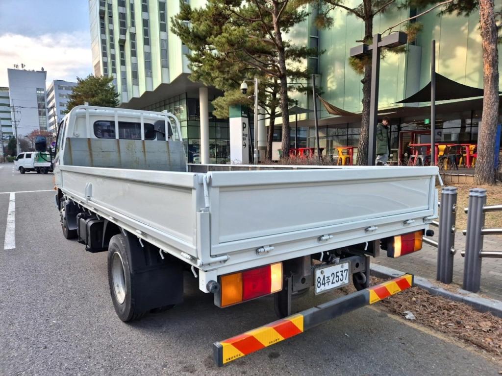 2014 HYUNDAI e-MIGHTY 3.5 ton Supercap long axis