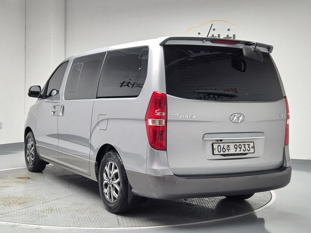 2019 HYUNDAI THE NEW GRAND STAREX 