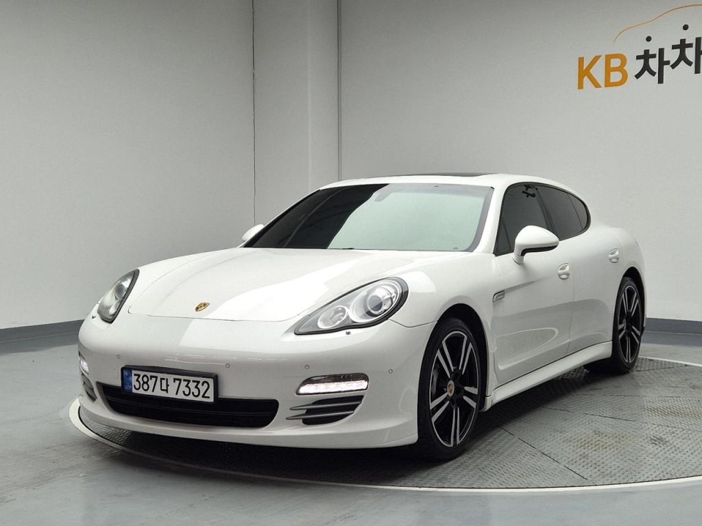 2011 PORSCHE PANAMERA 