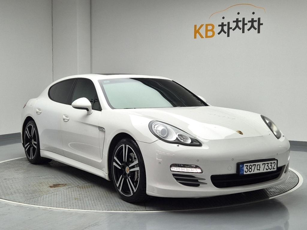 2011 PORSCHE PANAMERA 