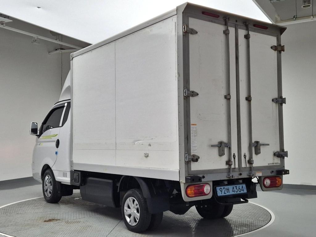 2023 HYUNDAI PORTER II ELECTRIC 
