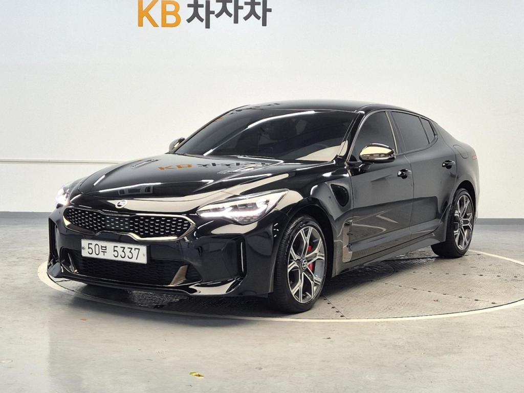 2019 KIA STINGER 