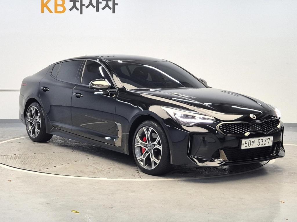 2019 KIA STINGER 