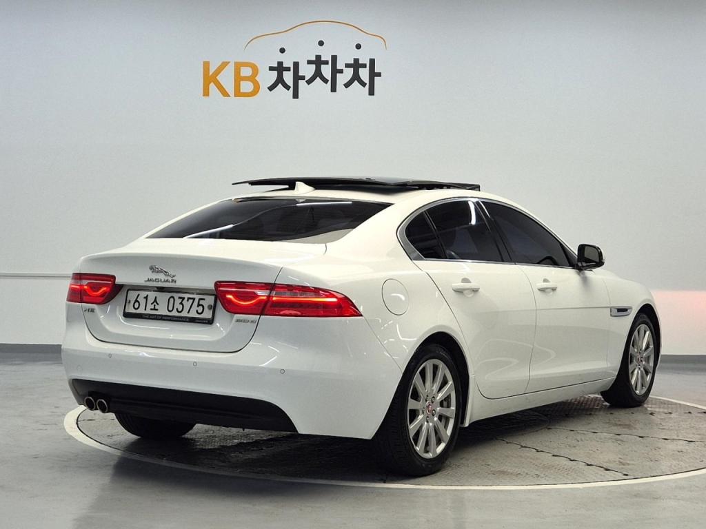2016 JAGUAR XE 