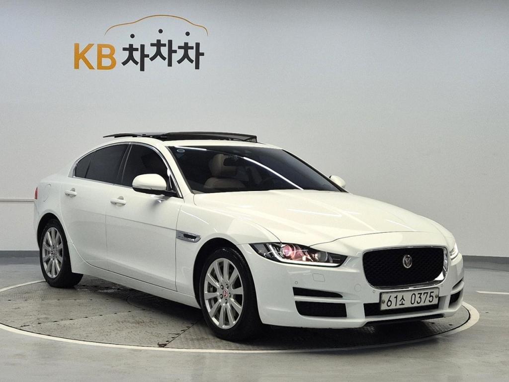 2016 JAGUAR XE 