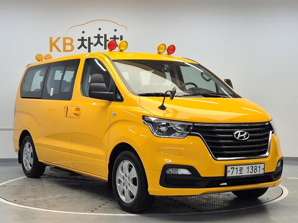 2021 HYUNDAI THE NEW GRAND STAREX 