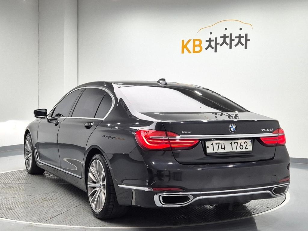 2016 BMW 7 SERIES (6Gen) 
