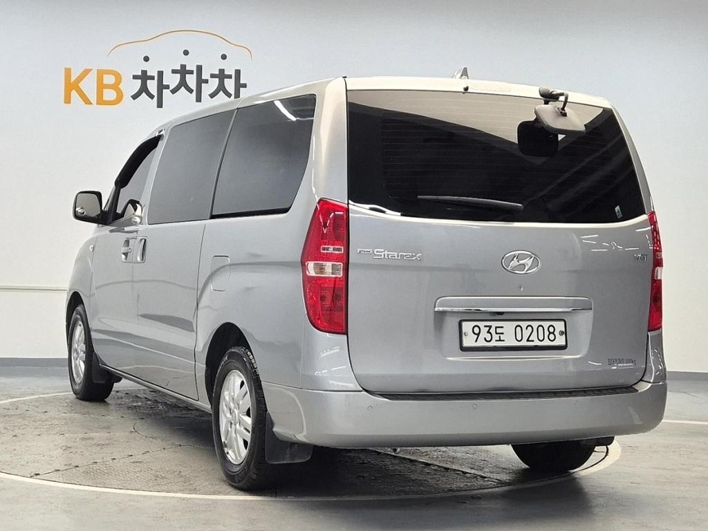 2018 HYUNDAI GRAND STAREX 