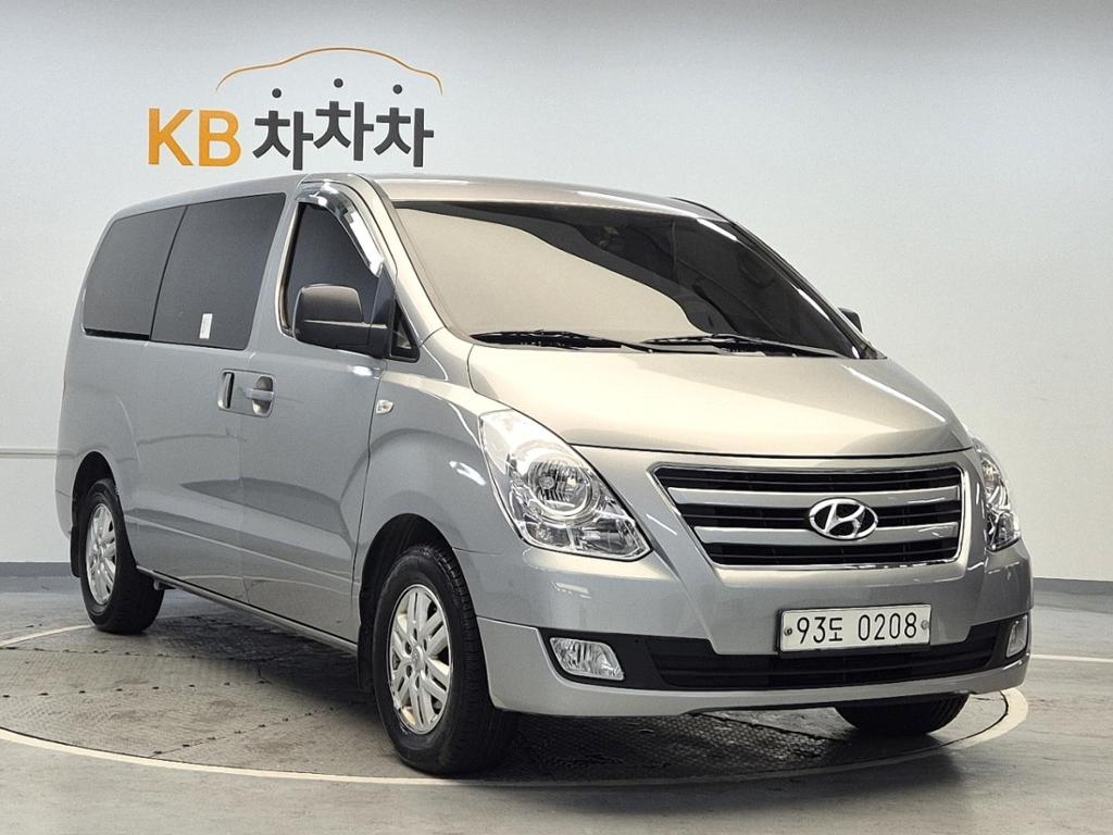 2018 HYUNDAI GRAND STAREX 