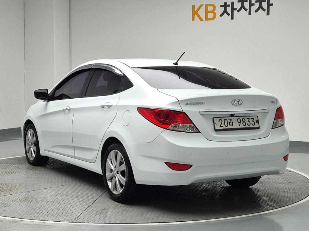 2012 HYUNDAI ACCENT (NEW) 