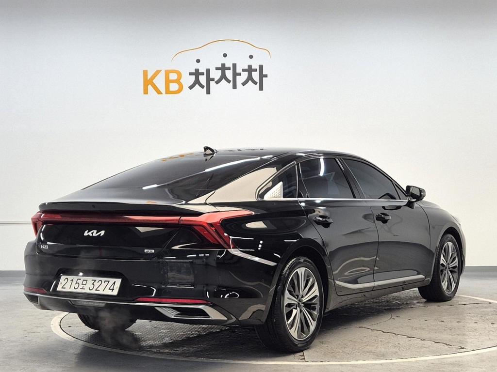 2022 KIA K8 