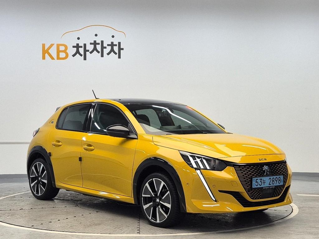 2021 PEUGEOT e-208 