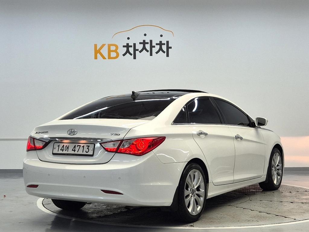 2011 HYUNDAI SONATA (YF) 
