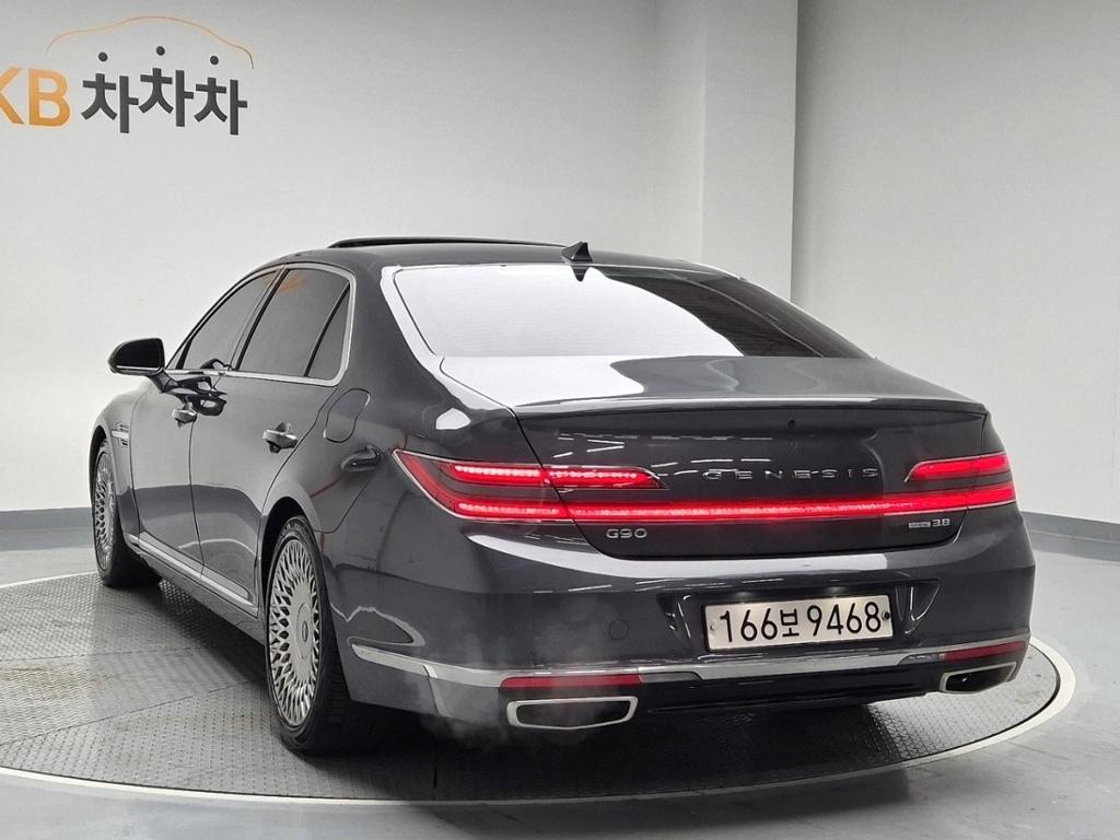 2020 GENESIS G90 