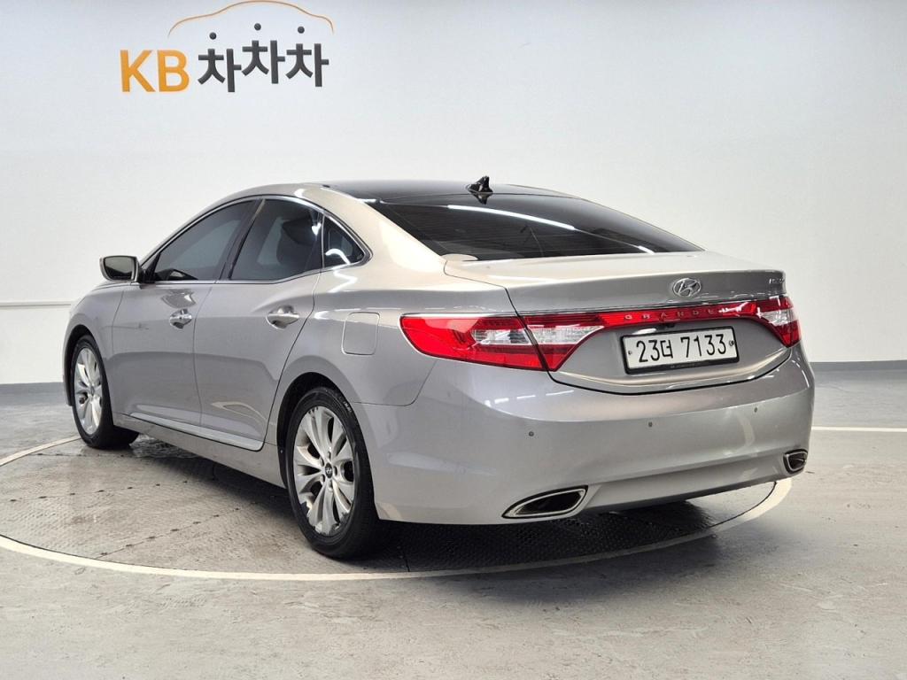 2012 HYUNDAI GRANDEUR HG 