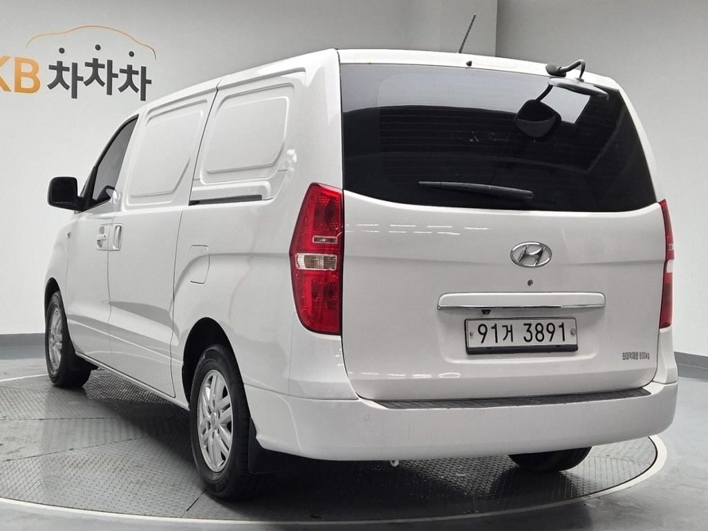 2019 HYUNDAI THE NEW GRAND STAREX 