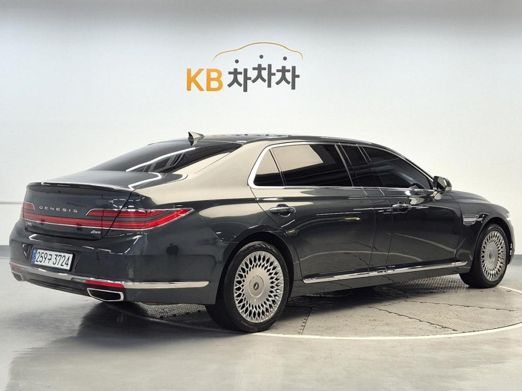 2021 GENESIS G90 