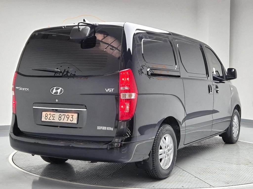 2021 HYUNDAI THE NEW GRAND STAREX 