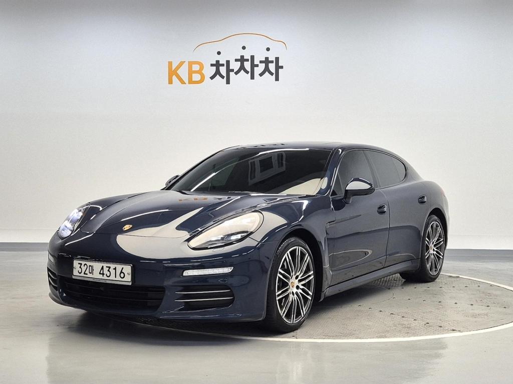 2015 PORSCHE PANAMERA 