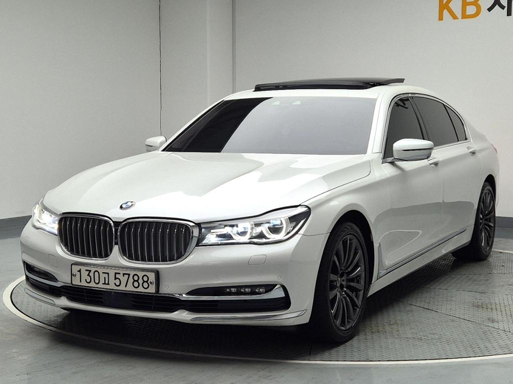 2016 BMW 7 SERIES (6Gen) 
