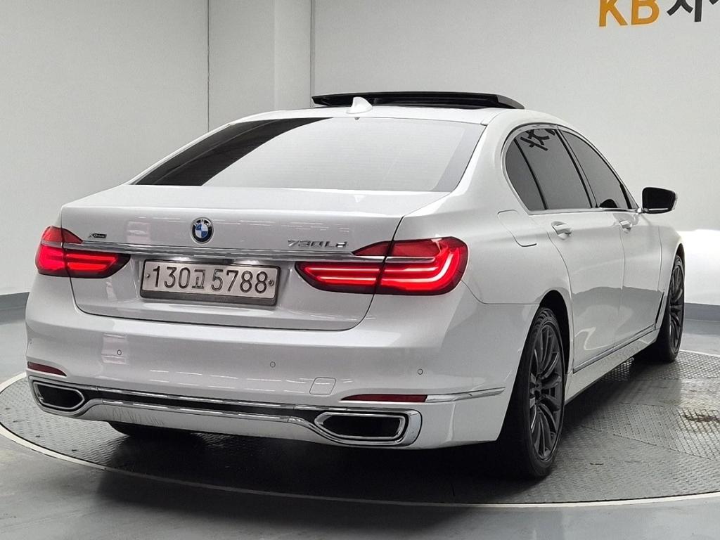 2016 BMW 7 SERIES (6Gen) 