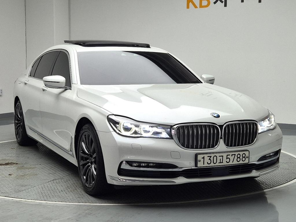 2016 BMW 7 SERIES (6Gen) 