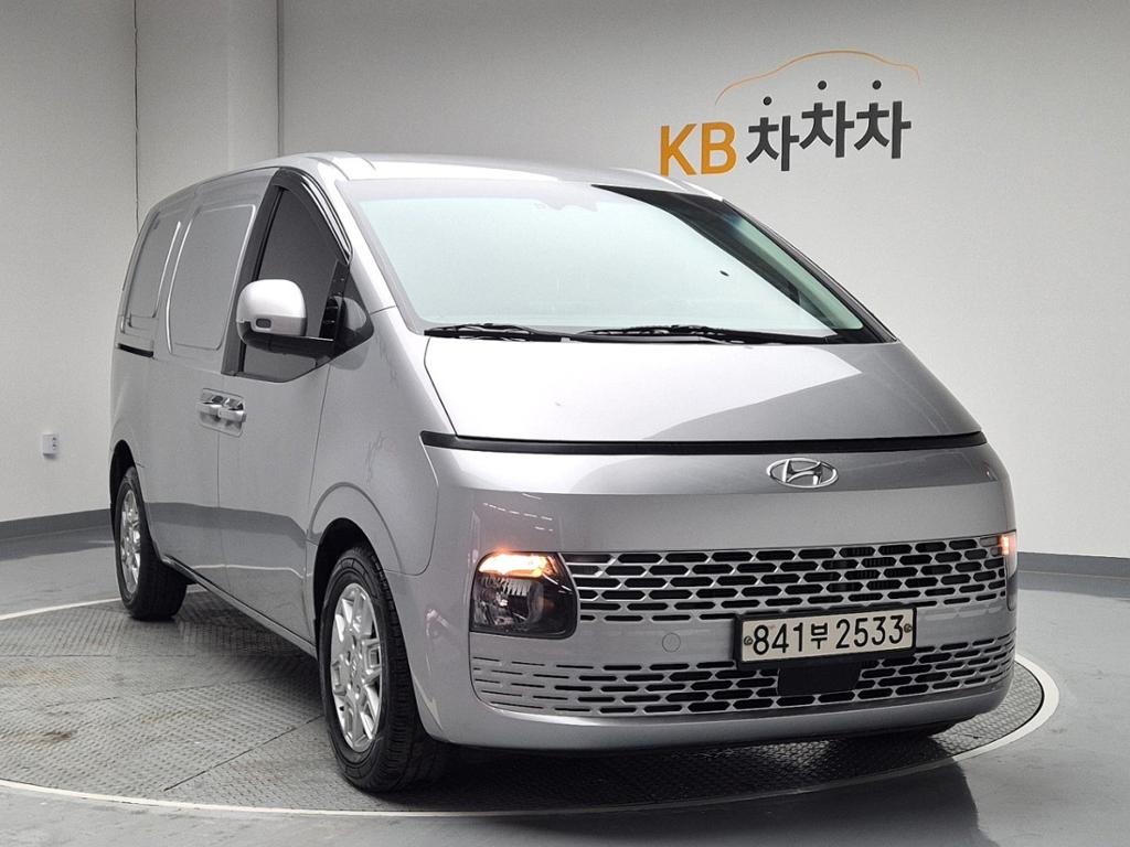 2023 HYUNDAI STARIA 