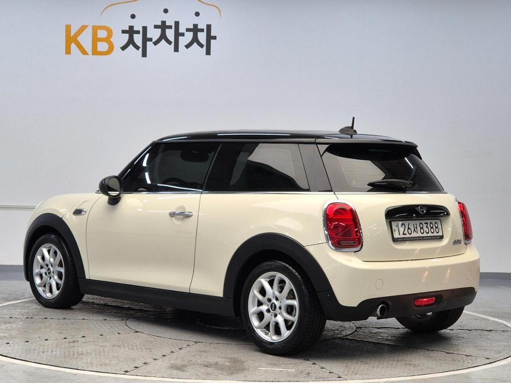 2019 MINI COOPER 