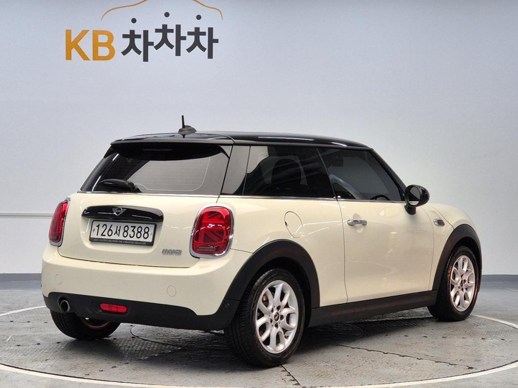 2019 MINI COOPER 