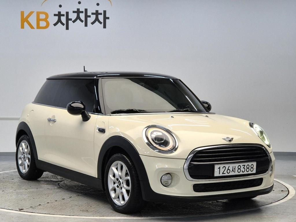2019 MINI COOPER 