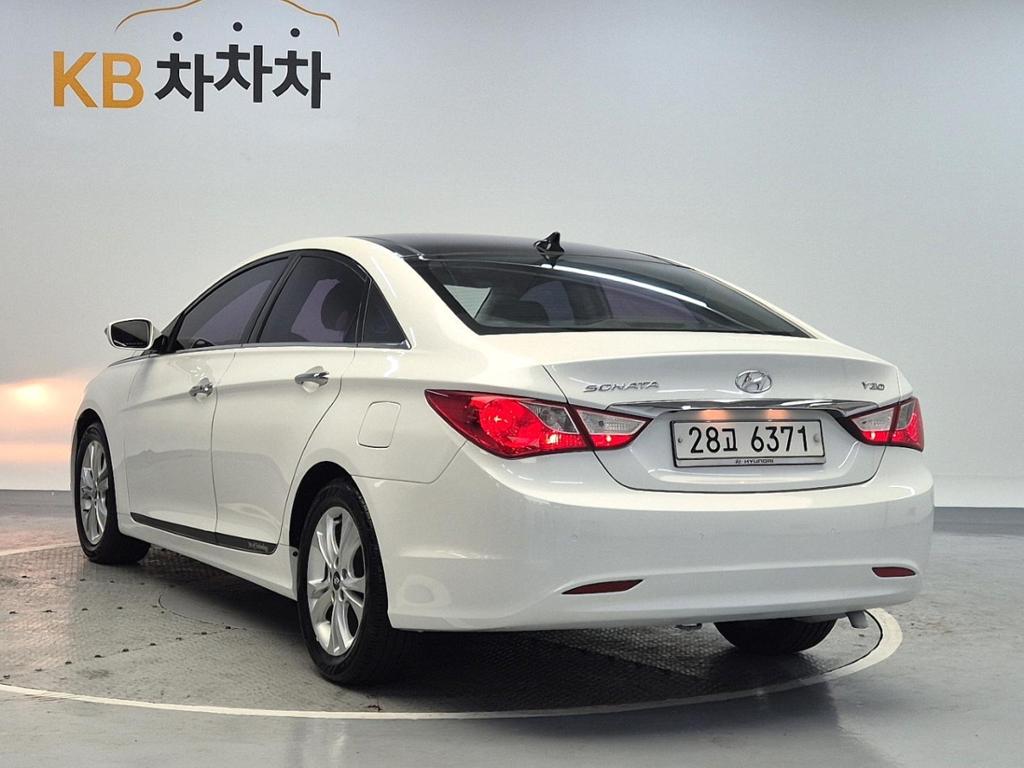 2010 HYUNDAI SONATA (YF) 